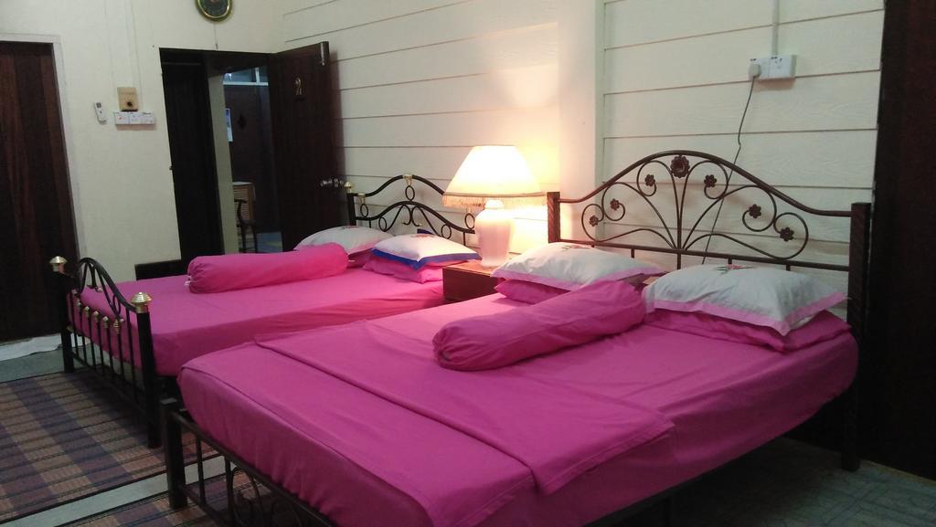Teratak Ibunda Guest House Kota Bharu Exterior foto