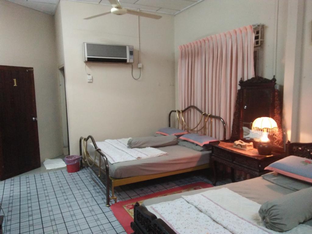 Teratak Ibunda Guest House Kota Bharu Exterior foto